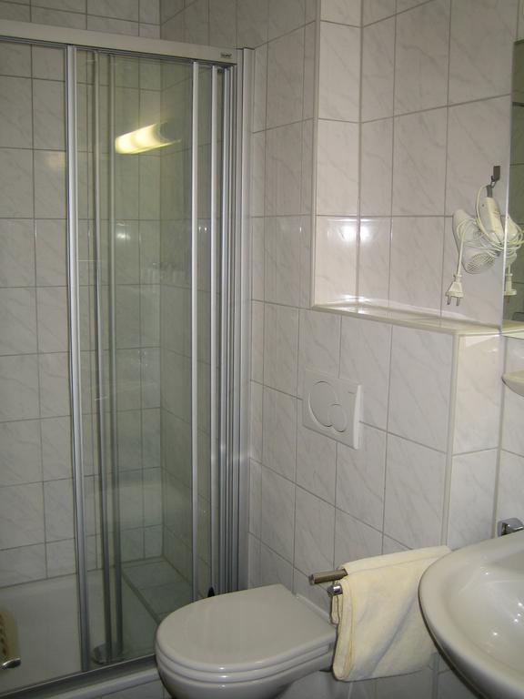Landhotel Weinhaus Treis Weinaehr Номер фото